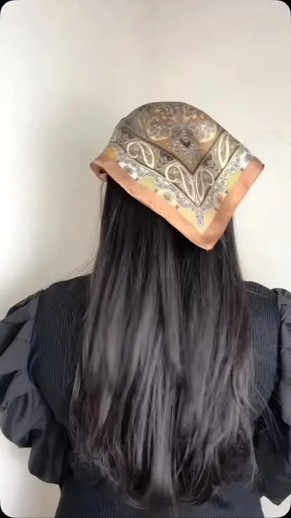 Gunakan scarf