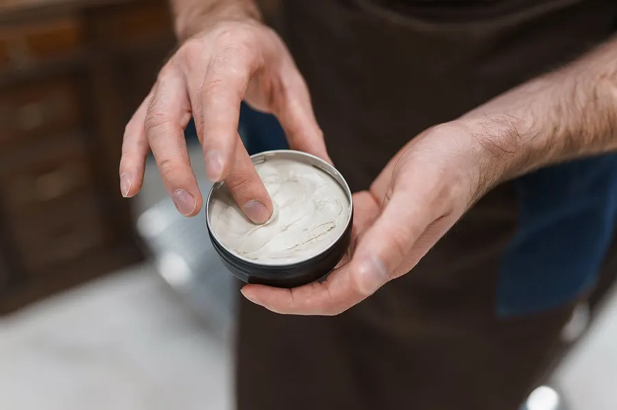 pomade berbahan dasar air
